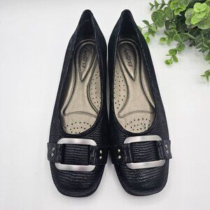 Trotters Sizzle Signature Ballet Flats Women's 6.5 N Black Shiny Textured Buckle